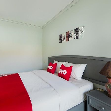 Oyo 859 Golden Land Hotel Чианграй Экстерьер фото