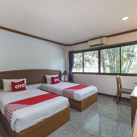 Oyo 859 Golden Land Hotel Чианграй Экстерьер фото