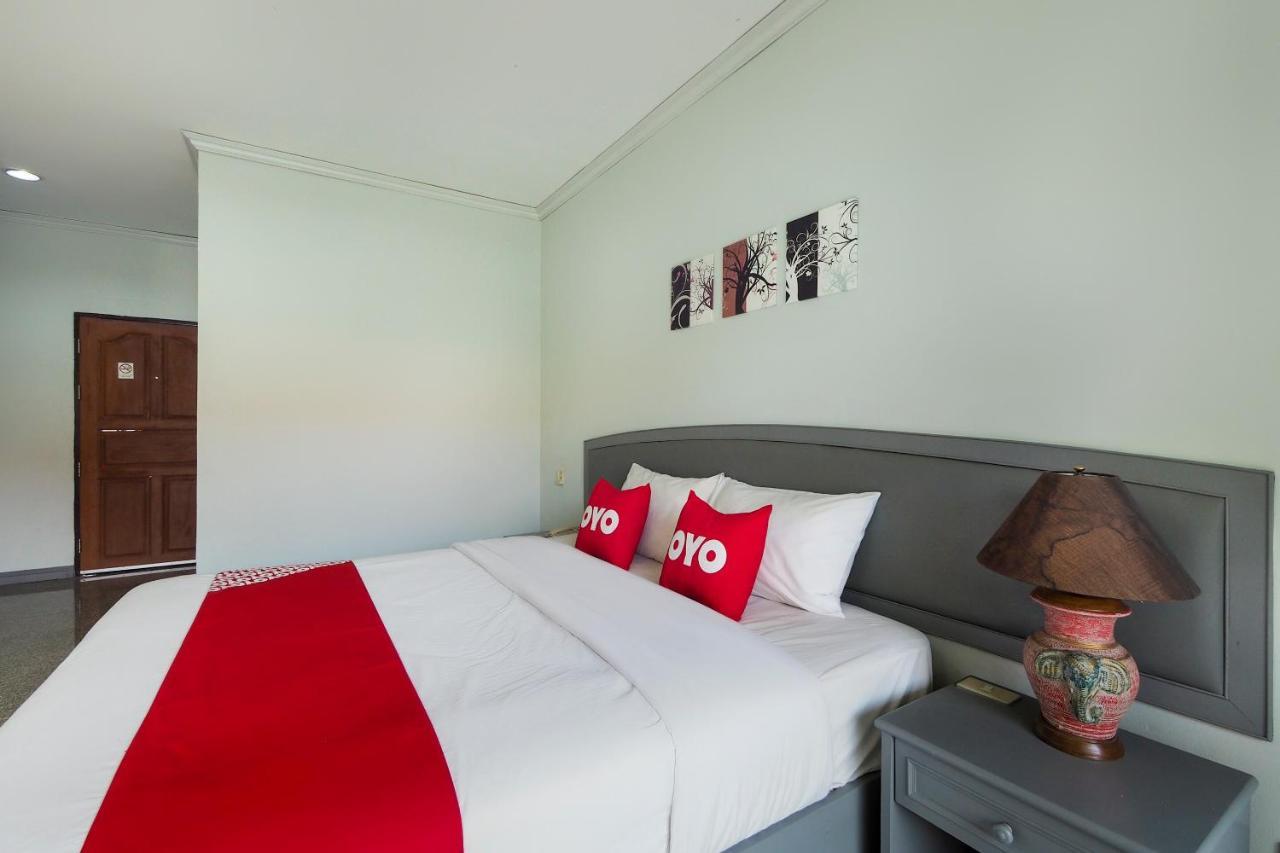 Oyo 859 Golden Land Hotel Чианграй Экстерьер фото