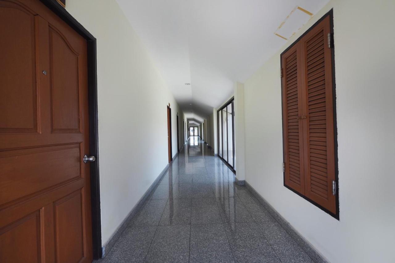 Oyo 859 Golden Land Hotel Чианграй Экстерьер фото
