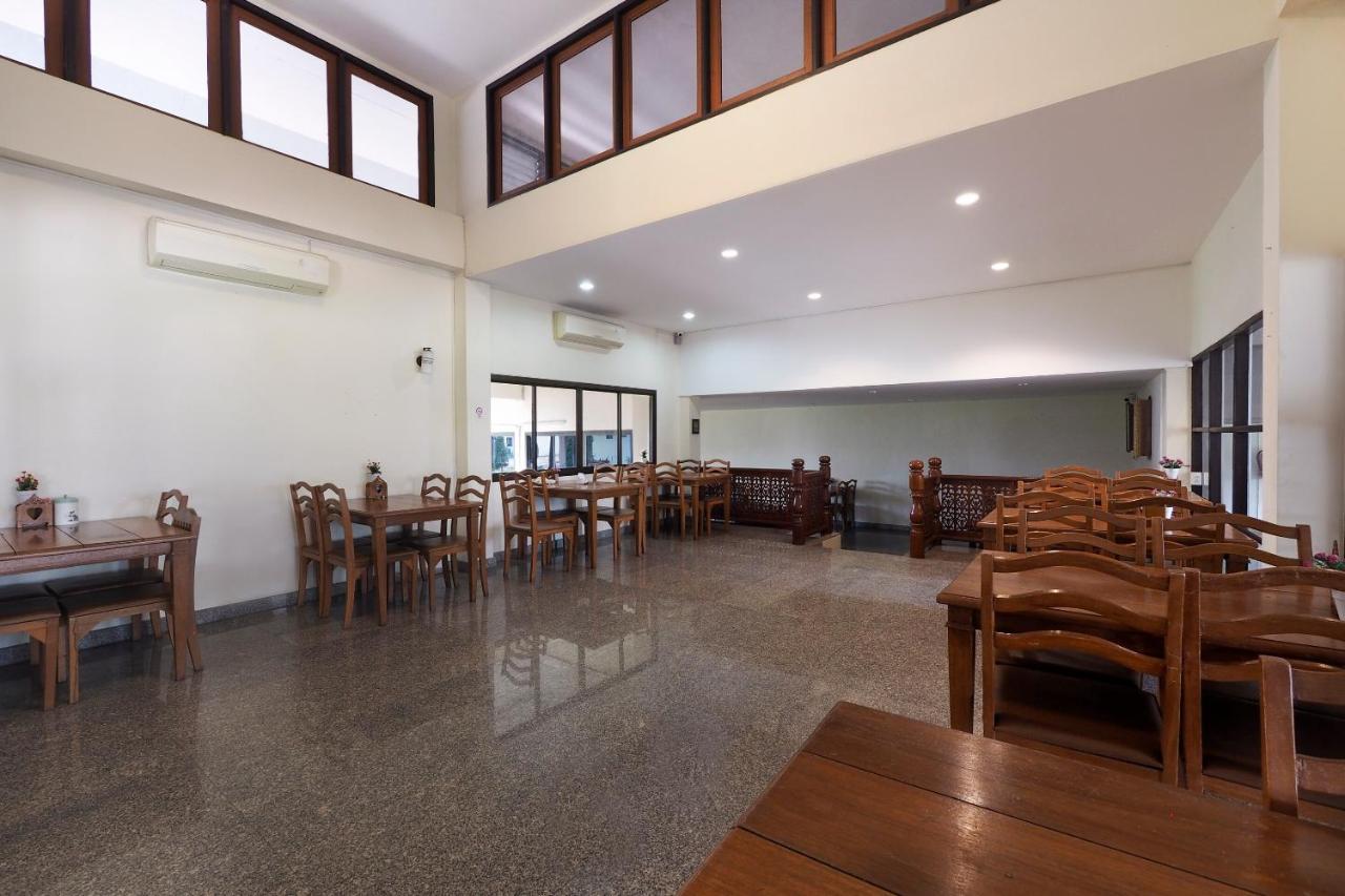 Oyo 859 Golden Land Hotel Чианграй Экстерьер фото