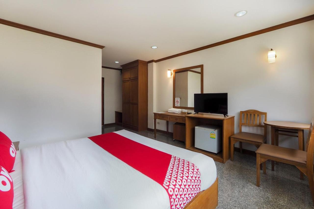 Oyo 859 Golden Land Hotel Чианграй Экстерьер фото