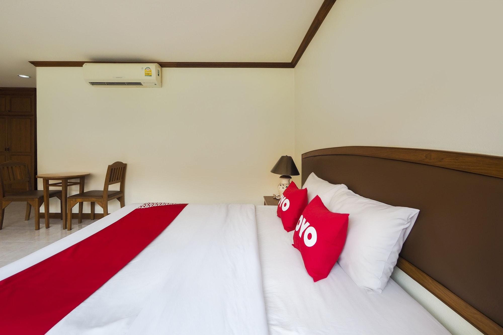 Oyo 859 Golden Land Hotel Чианграй Экстерьер фото