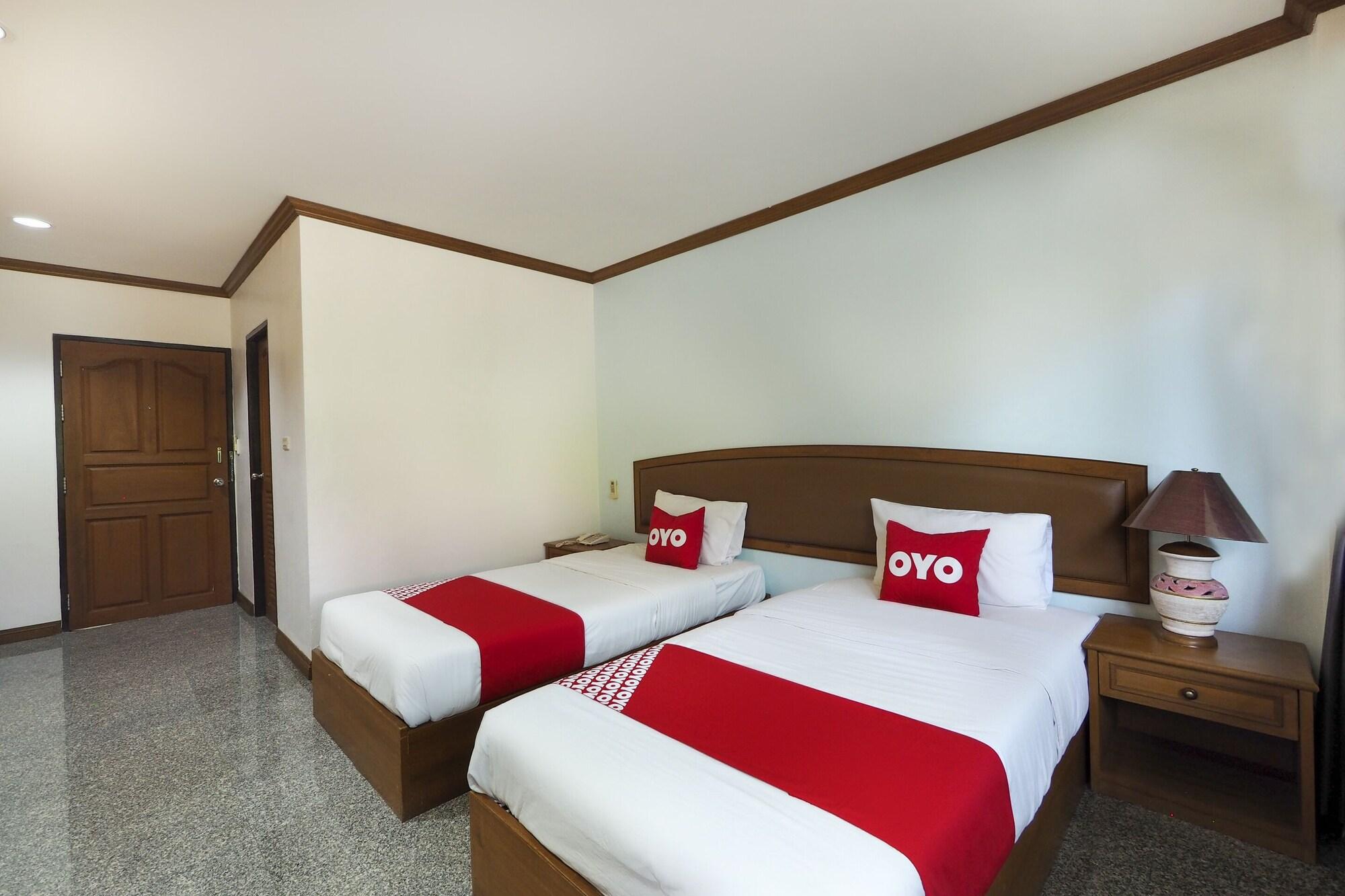 Oyo 859 Golden Land Hotel Чианграй Экстерьер фото