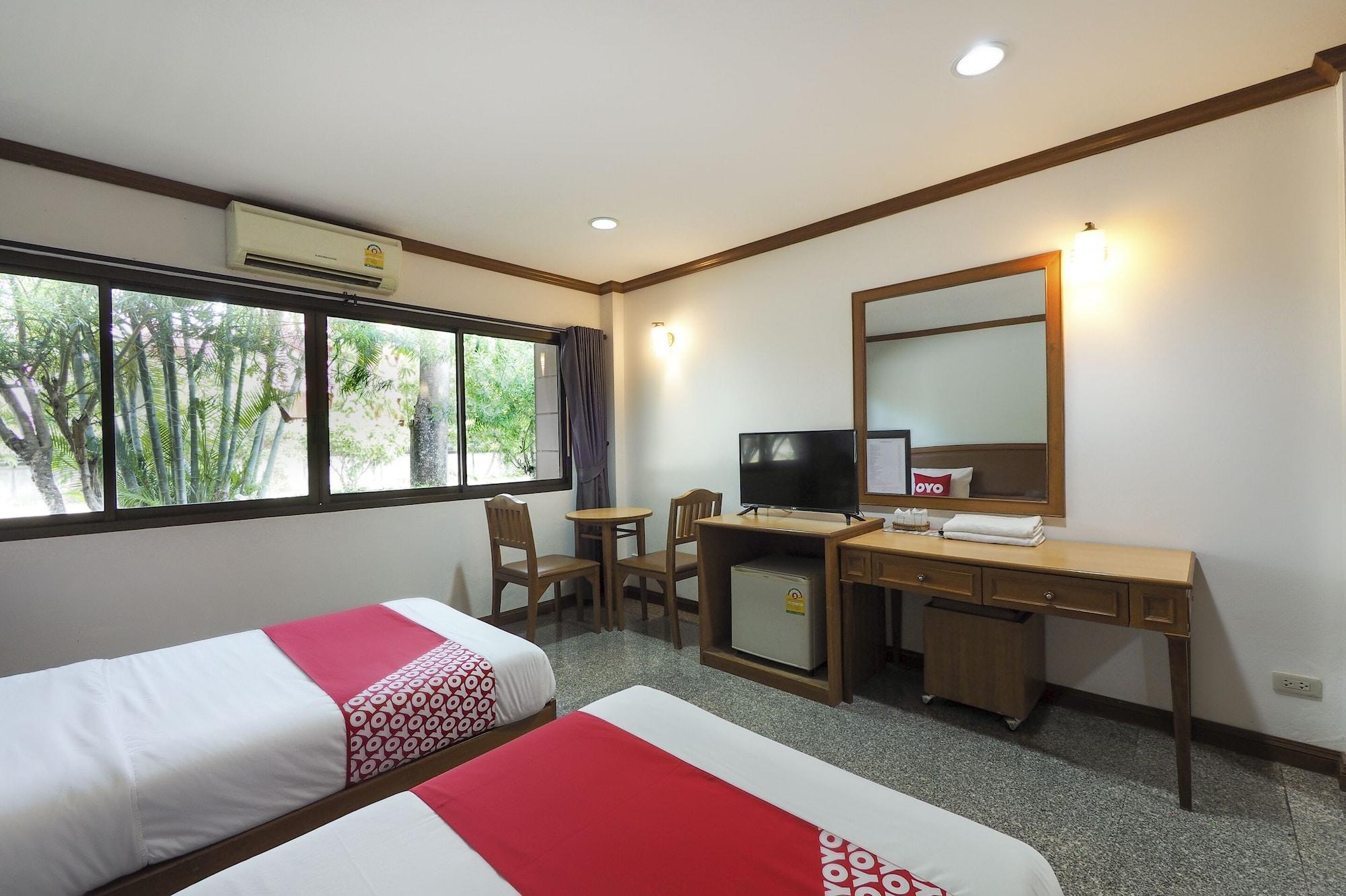 Oyo 859 Golden Land Hotel Чианграй Экстерьер фото