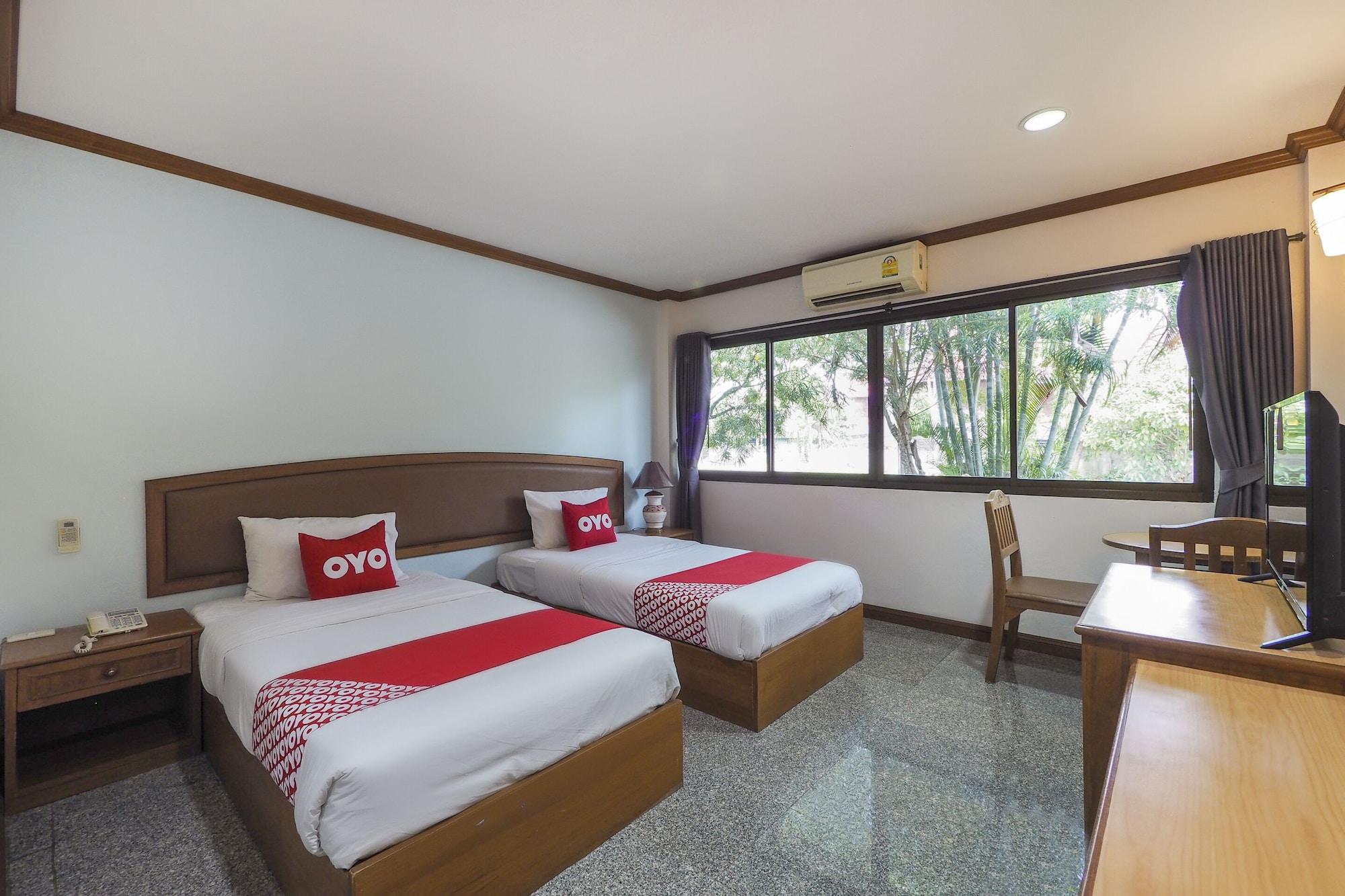 Oyo 859 Golden Land Hotel Чианграй Экстерьер фото