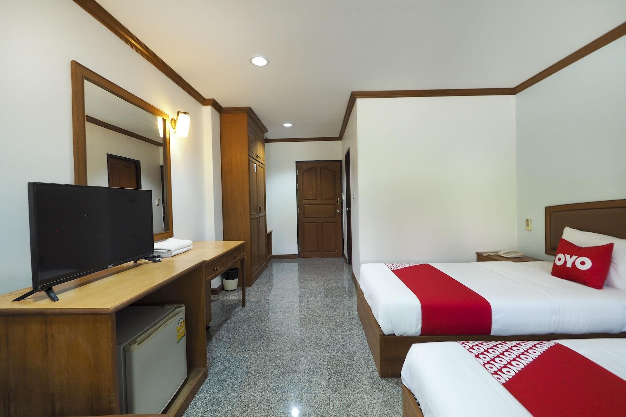 Oyo 859 Golden Land Hotel Чианграй Экстерьер фото
