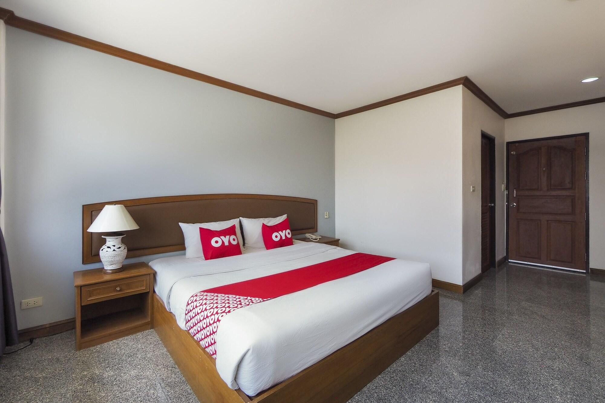 Oyo 859 Golden Land Hotel Чианграй Экстерьер фото