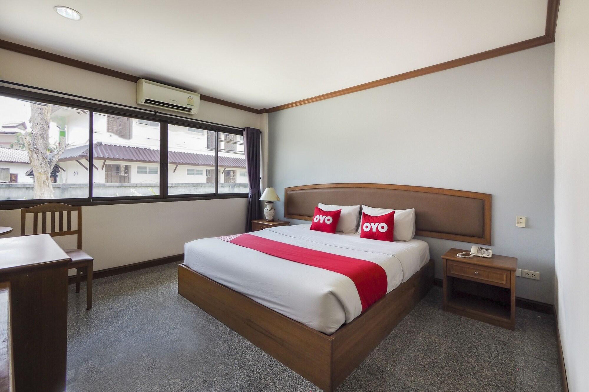 Oyo 859 Golden Land Hotel Чианграй Экстерьер фото