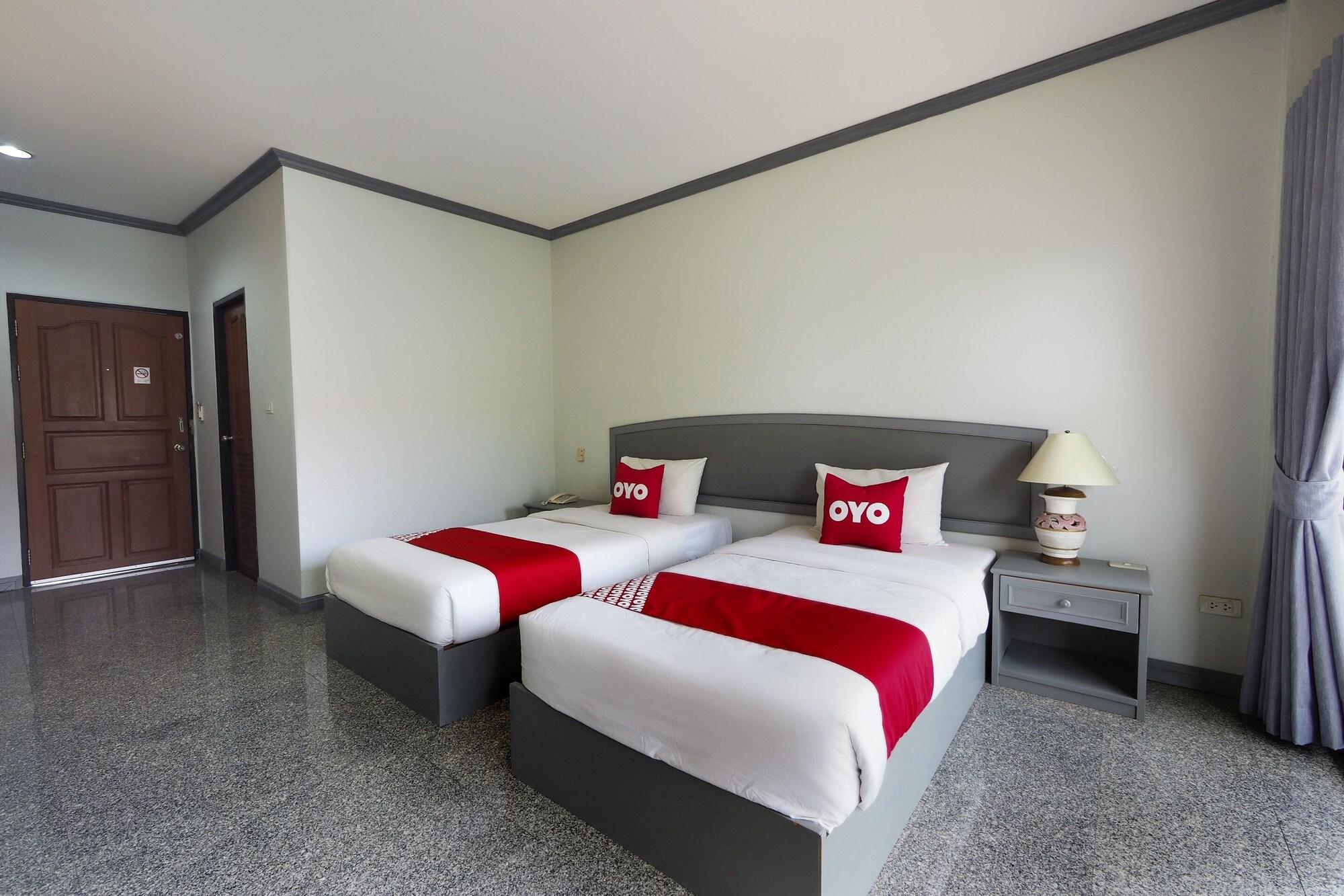 Oyo 859 Golden Land Hotel Чианграй Экстерьер фото