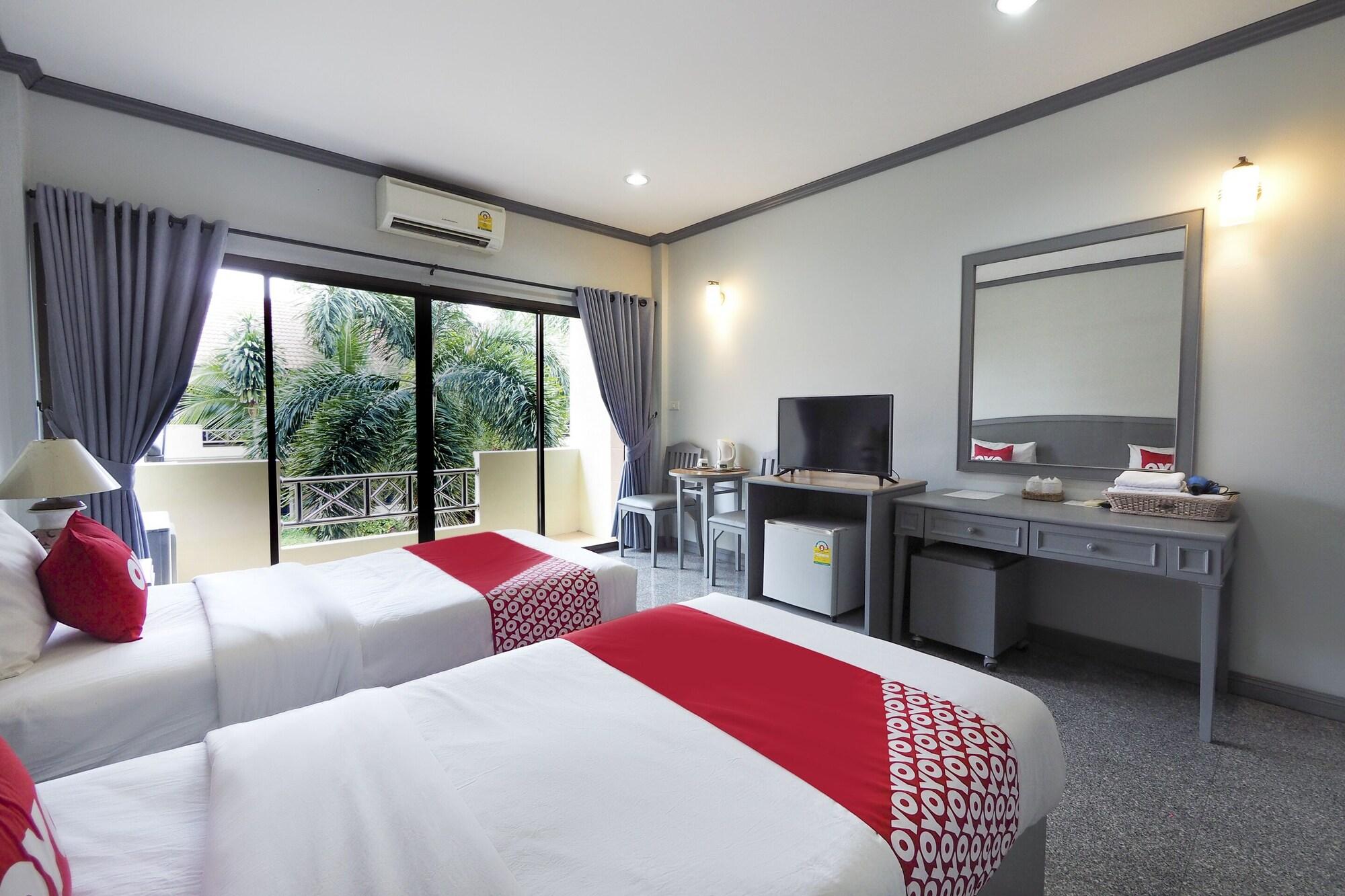Oyo 859 Golden Land Hotel Чианграй Экстерьер фото