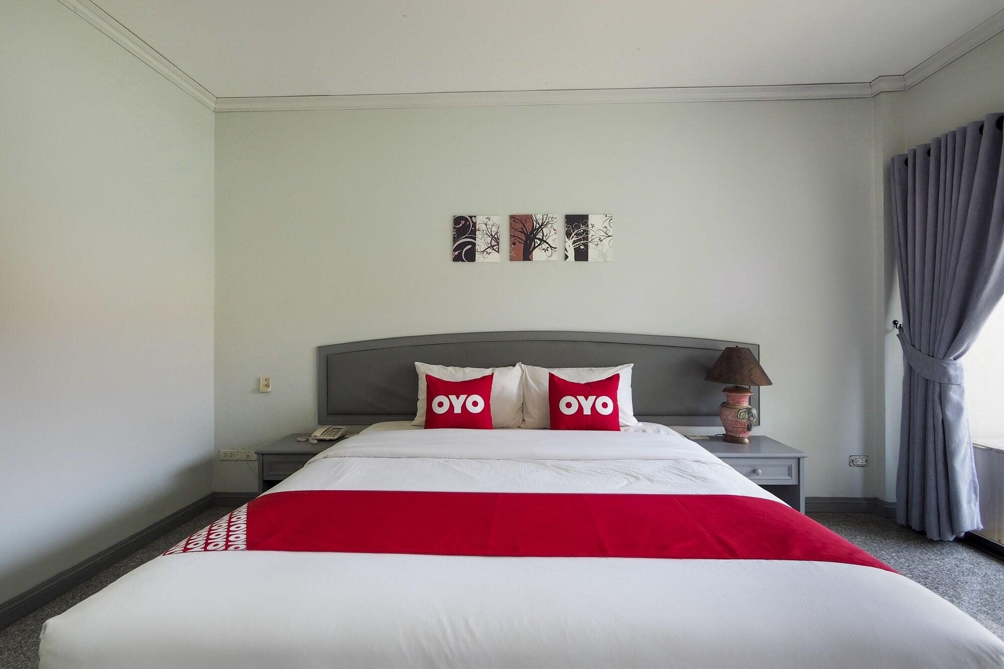 Oyo 859 Golden Land Hotel Чианграй Экстерьер фото