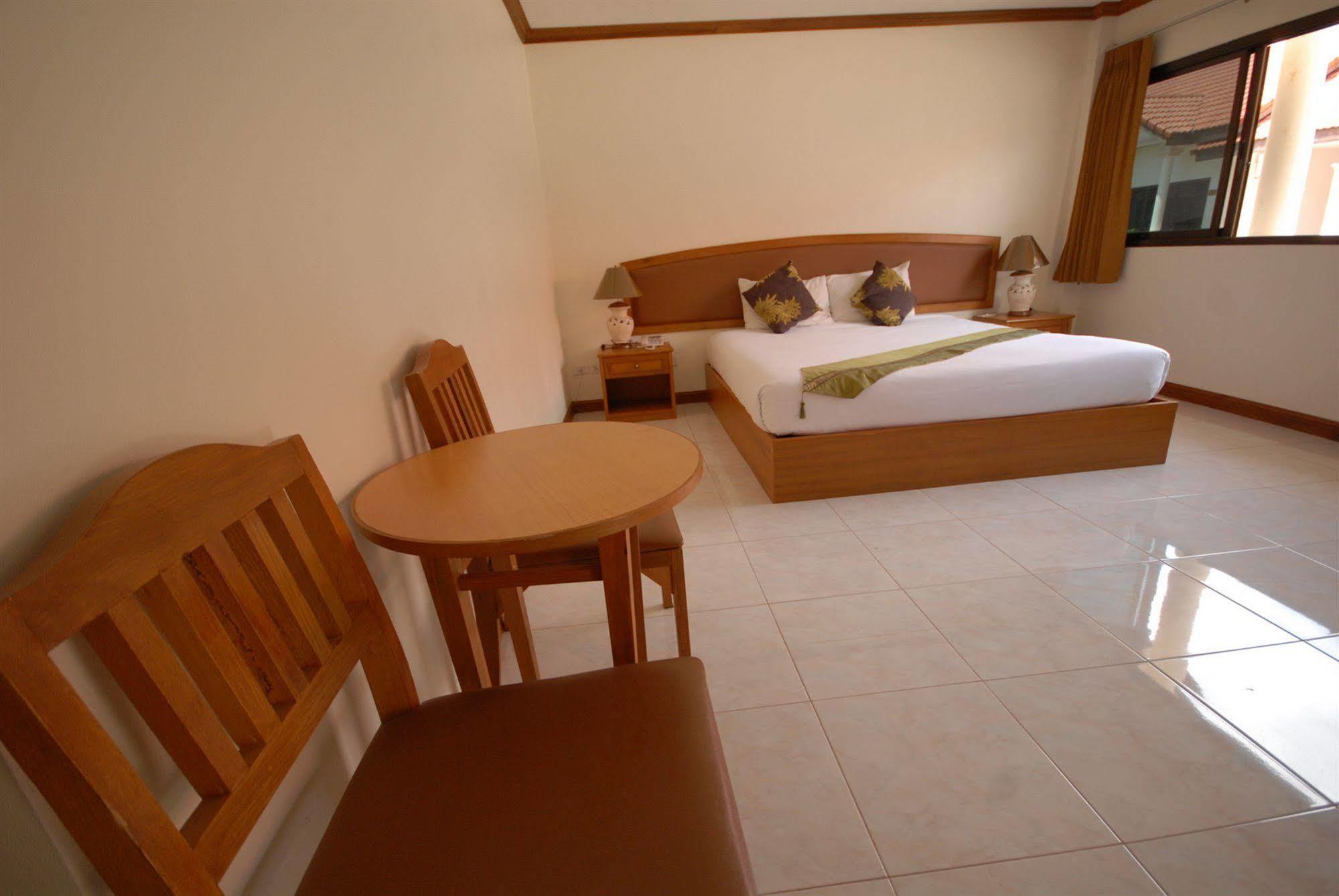 Oyo 859 Golden Land Hotel Чианграй Экстерьер фото