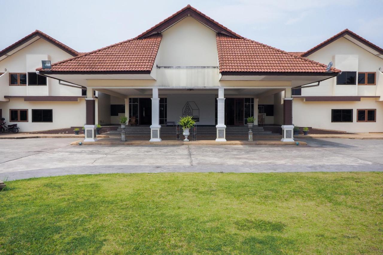 Oyo 859 Golden Land Hotel Чианграй Экстерьер фото