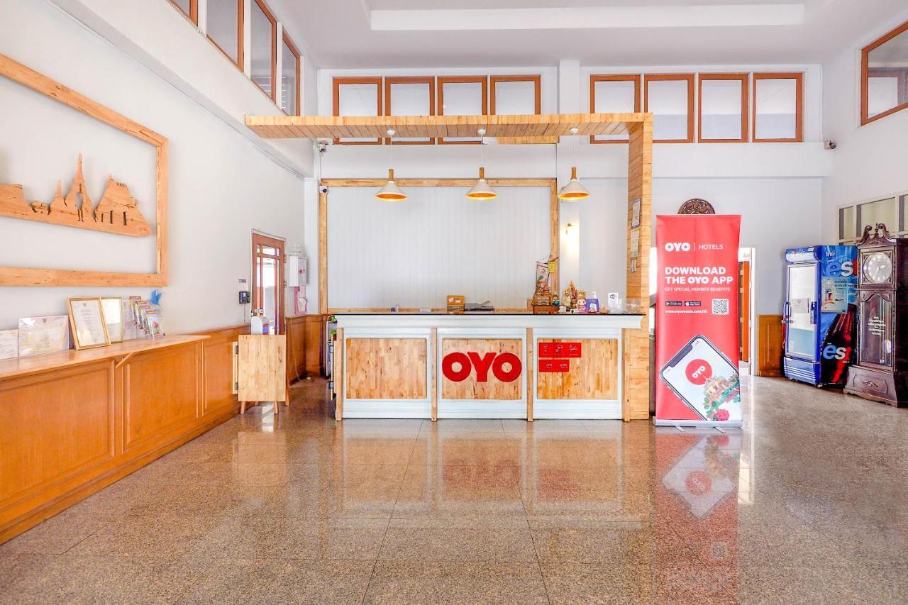 Oyo 859 Golden Land Hotel Чианграй Экстерьер фото