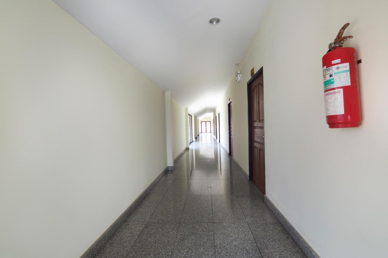 Oyo 859 Golden Land Hotel Чианграй Экстерьер фото