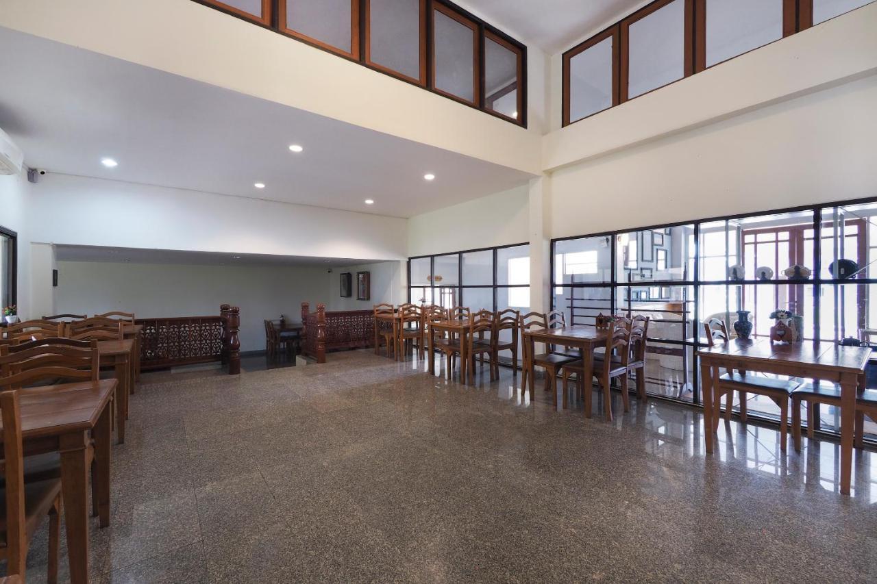 Oyo 859 Golden Land Hotel Чианграй Экстерьер фото